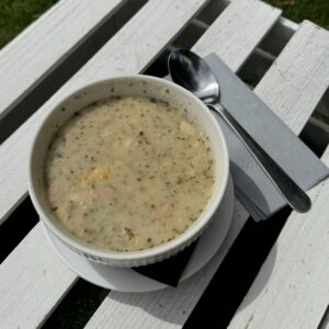 Żurek z jajkiem i kiełbasą